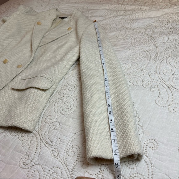 Vince cream herringbone textured blazer (size 10) - Picture 6 of 9